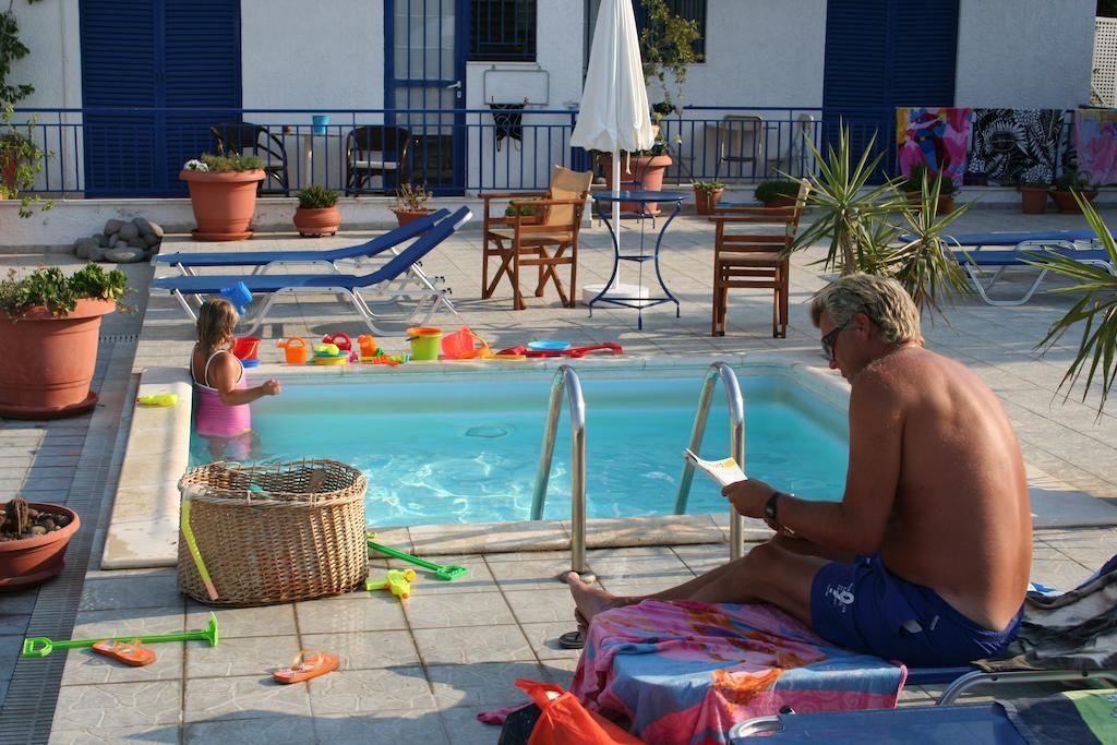 Agia Marina  Helios Hotel المظهر الخارجي الصورة